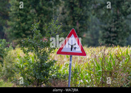 Un segnale di avvertimento per indicare le operazioni di volo Foto Stock