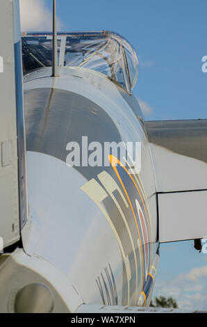 De Havilland DH.98 Mosquito Seconda Guerra Mondiale aereo da combattimento a Wings Over Wairarapa airshow cofano, aerodrome, Masterton, Nuova Zelanda. Ritratto Foto Stock
