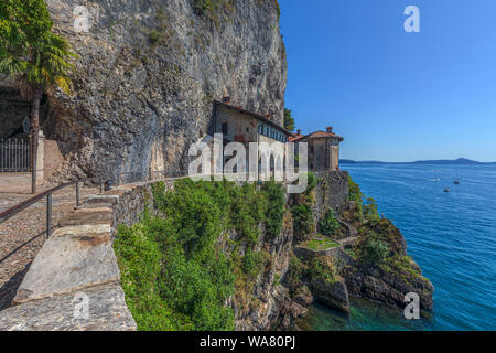 Santa Caterina del Sasso, Varese Leggiuno, Lombardia, Italia, Europa Foto Stock