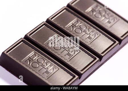 Moser Roth cioccolato fondente venduto esclusivamente da Aldi Foto Stock