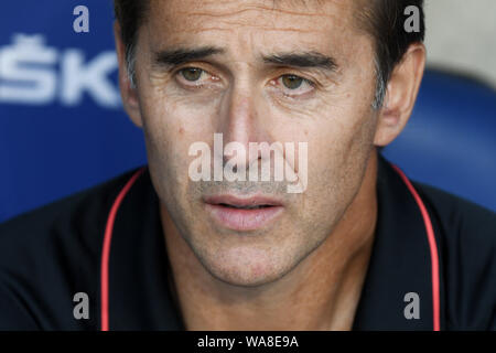 Barcellona, Spagna. 18 Agosto, 2019. Sevilla FC manager Julen Lopetegui durante il match RCD Espanyol v Sevilla FC, di LaLiga stagione 2019/2019, data 1. RCDE Stadium. Barcelona, Spagna, 18 ago 2019. Credito: PRESSINPHOTO/Alamy Live News Foto Stock