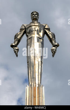 Yuri Gagarin monumento su Gagarin Square a Mosca Russia. Foto Stock