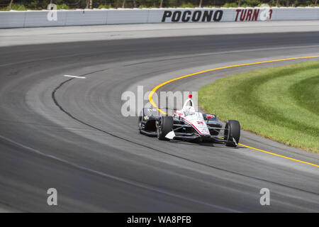 Agosto 17, 2019, lunga vasca, Pennsylvania, USA: Josef Newgarden (2) degli Stati Uniti le pratiche di alimentazione ABC 500 in Pocono Raceway in lunga vasca, Pennsylvania. (Credito Immagine: © Colin J Mayr mola Media/ASP) Foto Stock