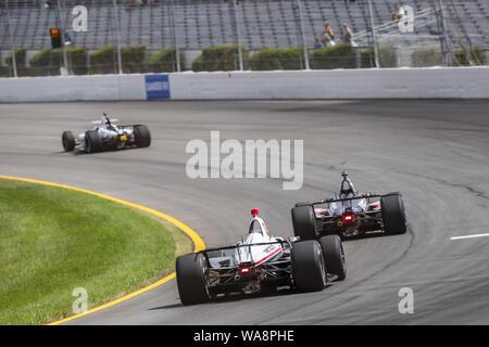 Agosto 17, 2019, lunga vasca, Pennsylvania, USA: Josef Newgarden (2) degli Stati Uniti le pratiche di alimentazione ABC 500 in Pocono Raceway in lunga vasca, Pennsylvania. (Credito Immagine: © Colin J Mayr mola Media/ASP) Foto Stock