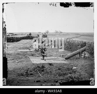 [Centreville, Va. Fort sulle altezze, con pistole di Quaker]; inglese: fotografia dal principale teatro orientale della guerra, Confederati trimestri invernali, 1861-1862. Foto Stock