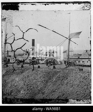 Porto di Charleston, Carolina del Sud. Vista dal parapetto di Fort Sumter il giorno che la bandiera è stata sollevata Foto Stock