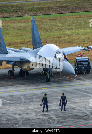 Il Langkawi, Malesia - Mar 29, 2019. Royal Malaysian Air Force Sukhoi Su-30MKM docking all'Aeroporto di Langkawi (LGK). Foto Stock