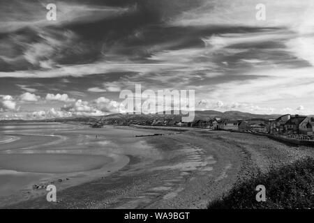 La città balneare di Borth sulla costa Ceredigion Mid Wales UK. Giugno 2019 Foto Stock