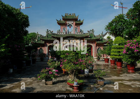 Gate di Phuc Kien Assembly Hall in Hoi An, Vietnam. Foto Stock