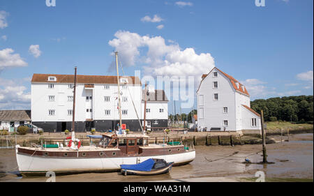 Woodbridge Harbour e di marea mulino sul fiume Deben, Suffolk, East Anglia, England, Regno Unito Foto Stock