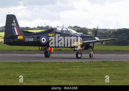 Royal Air Force Tucano , lunghe che serve alla formazione di aeromobili, prima del decollo a Biggin Hill Festival di volo. Foto Stock