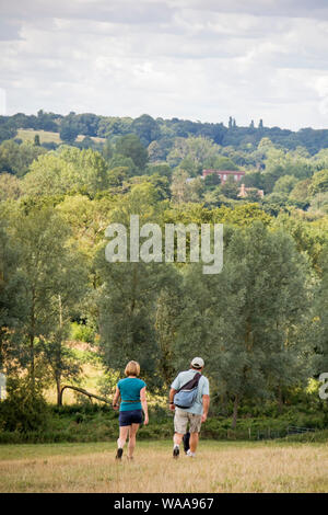 Dedham Vale area di bellezza naturale eccezionale resa famosa dal pittore John Constable in Essex Suffolk confine. Foto Stock