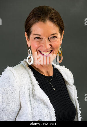 Edimburgo, Scozia, Regno Unito, 19 agosto 2019. Edinburgh International Book Festival. Nella foto: Victoria Hislop, autore inglese, parla del suo nuovo libro di coloro che sono amati, impostato durante l'occupazione nazista della Grecia Foto Stock