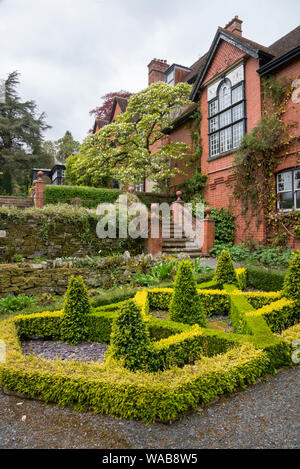 Knot Garden a Hergest Croft giardini in primavera. Kington, Inghilterra. Foto Stock