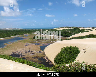 Vista della laguna di Genipabu in Extremoz, Natal, Rio Grande do Norte - Turismo e destinazioni nel nord-est del Brasile - attrazione turistica Foto Stock