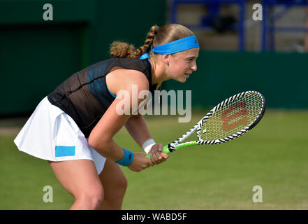 Jelena Ostapenko (Lettonia) giocando sulla corte 1 a valle di natura internazionale, Devonshire Park, Eastbourne, Regno Unito. 25 Giugno 2019 Foto Stock