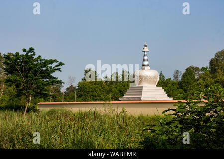 Chorten nel monastero austriaco, Lumbini, il Nepal Foto Stock