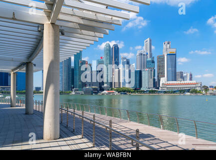 Il quartiere centrale degli affari (CBD) da Marina Bay, Città di Singapore, Singapore Foto Stock