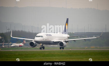 Glasgow, Regno Unito. Il 24 aprile 2019. Nuovo business hub collegamenti per gli enti locali e gli operatori internazionali all'Aeroporto Internazionale di Glasgow. Colin Fisher/CDFIMAGES.COM Credito: Colin Fisher/Alamy Live News Foto Stock