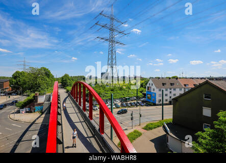 Essen, distretto della Ruhr, Renania settentrionale-Vestfalia, Germania - Bicicletta autostrada, Ruhr RS1 express percorso ciclabile qui a Krupp Parco nel quartiere occidentale o Foto Stock