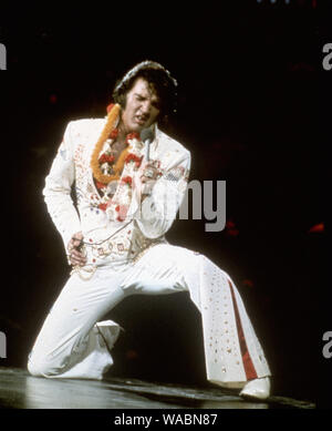 Elvis Presley esegue sul palco presso il Centro Convegni Internazionale di Honolulu Hawaii, "aloha from Hawaii via satellite" (14 gennaio 1973) Speciale TV / Warner Music Vision / RCA riferimento file # 33848-174THA Foto Stock
