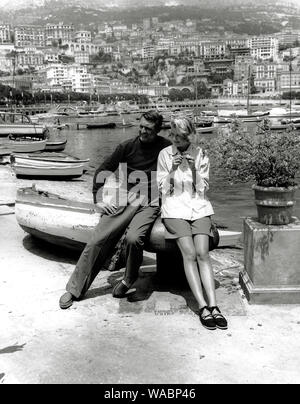 Cary Grant, Grace Kelly, "a catturare un ladro" (1955) la Paramount Pictures Riferimento File # 33848-424THA Foto Stock