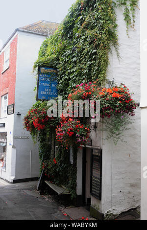 Xv secolo Fountain Inn, Cliff Street, Mevagissey, Cornwall, Regno Unito: il più antico pub nel villaggio Foto Stock