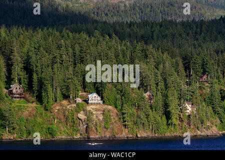 Case, Port Alberni ingresso, Isola di Vancouver, British Columbia, Canada Foto Stock