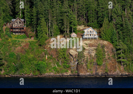 Case, Port Alberni ingresso, Isola di Vancouver, British Columbia, Canada Foto Stock