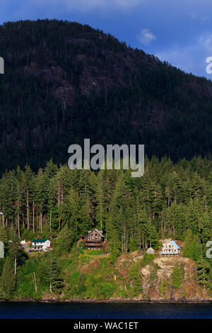 Case, Port Alberni ingresso, Isola di Vancouver, British Columbia, Canada Foto Stock