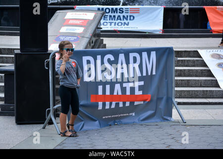 Per protesta il senso comune pistola leggi in New York City Foto Stock