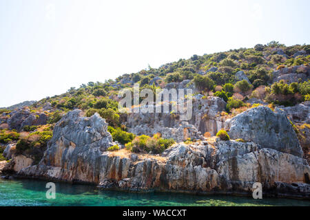 Le rovine di un'antica città di mare. La città è stata costruita dagli antichi romani. La città si trova nella moderna Turchia. Foto Stock
