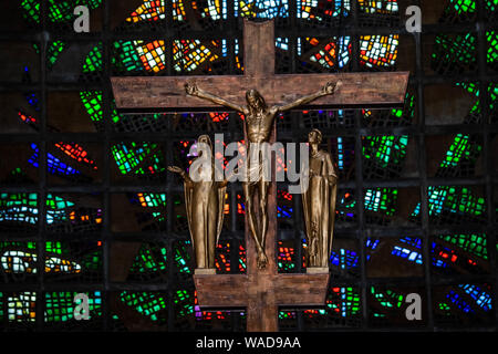 Vista interna del Rio de Janeiro cattedrale, meglio conosciuta come la Cattedrale Metropolitana di Rio de Janeiro, a Rio de Janeiro, Brasile, 1 luglio 2019. Foto Stock
