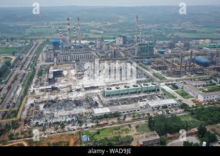 Una foto aerea di danni causati dall'esplosione, che secondo quanto riferito risultati in 10 morti, esplodono in Yima impianto di gassificazione di Henan carbone chimico Foto Stock