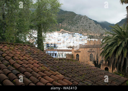 Chefchaouen Marocco, vista dalla Cittadella su new town Foto Stock