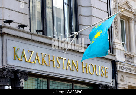 Londra, Inghilterra, Regno Unito. Il Kazakistan House (ambasciata kazaka) a 125 Pall Mall Foto Stock