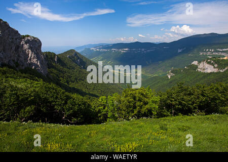 Bouvante-le-Haut da Col de la Bataille Vercors Parco naturale regionale Francia Foto Stock