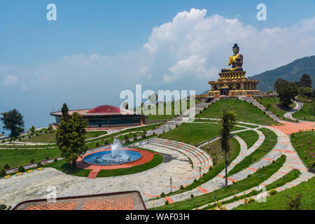 Buddha Park Ravangla situato sulla strada per il Monastero Ralang, Sud Il Sikkim, India. Foto Stock