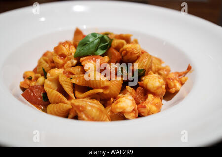 Piccante e delizioso stile Malese aragosta pasta in una piastra Foto Stock