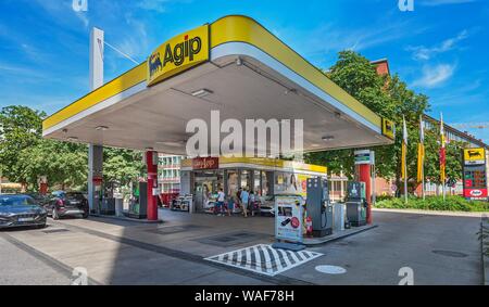 Distributore di benzina AGIP, Monaco di Baviera, Baviera, Baviera, Germania Foto Stock