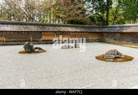 Ryouan-ji il giardino di roccia, giardino Zen, Ryoan-ji, Kyoto, Giappone Foto Stock