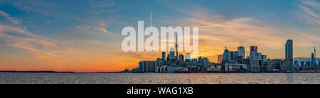 Una foto panoramica del tramonto sul Toronto. Foto Stock