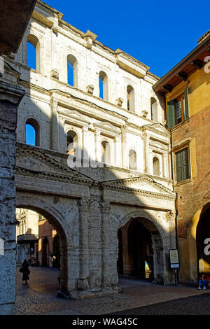 Porta Borsari, Verona Italien (Italia), 30077057 Foto Stock