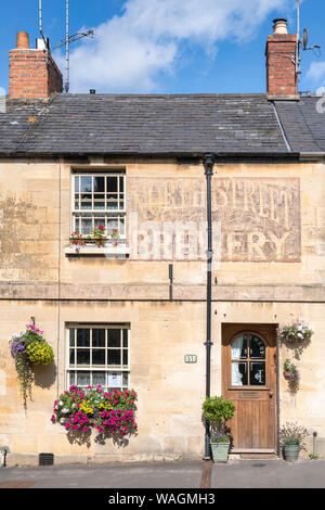 Ex Birreria edificio sulla North Street. Winchcombe. Gloucestershire, Inghilterra Foto Stock