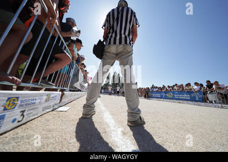 Durante il mese di luglio sono effettuate il più grande del mondo di torneo di bocce gioco di Provenza a Marsiglia in Francia. Più di 12.000 giocatori Foto Stock