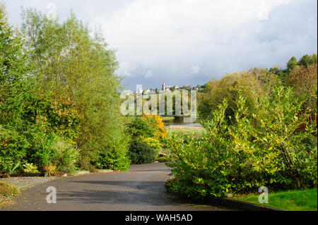 Bellissima vista sulla città Belturbet nella giornata autunnale, Co. Cavan, Irlanda Foto Stock