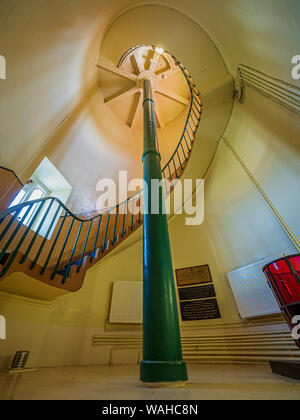 Interior scale a spirale, Souter faro nel villaggio di Marsden, South Shields, Tyne & Wear, Regno Unito. Foto Stock