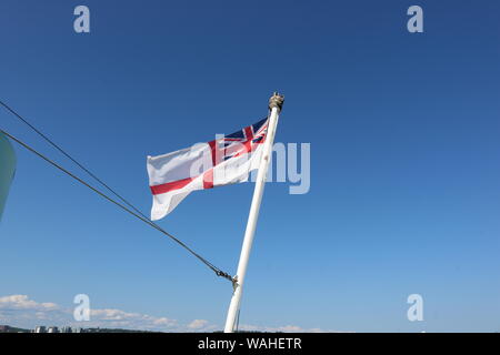 L'alfiere bianco vola sul HMCS Sackville! Foto Stock