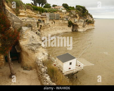 Le grotte di Regulus erano occupati fino al 1976 dal ristorante Fontaines alto luogo della gastronomia poiché è stata trasformata in una casa troglodita Foto Stock