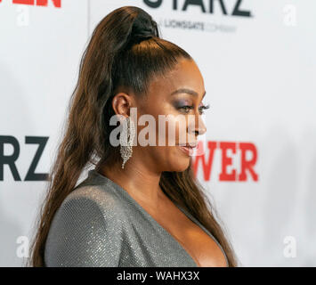 New York, NY - Agosto 20, 2019: La La Anthony indossando abiti da Alexandre Vauthier assiste STARZ Power Stagione 6 premiere a Madison Square Garden Foto Stock